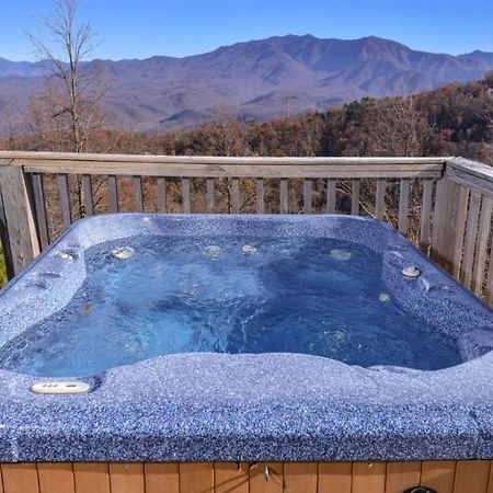 Sky High Villa Гетлинбург Екстериор снимка